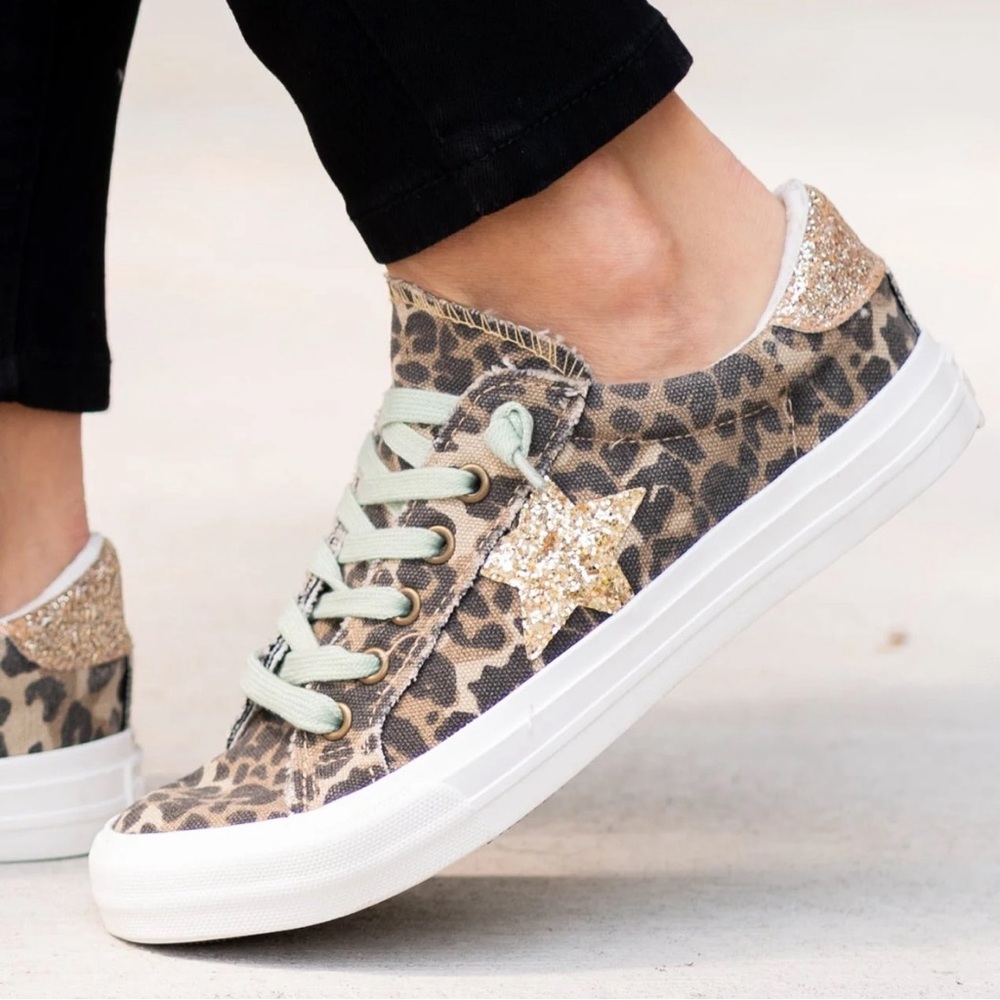 NWT Very G Cosmic Glitter Star Leopard Fashion Sneakers size 8.5